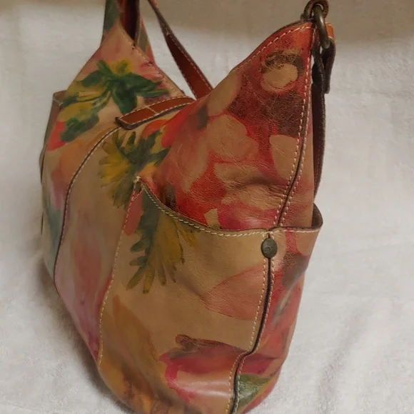 Patricia Nash. Large, Italian leather shoulder bag - Picture 8 of 16